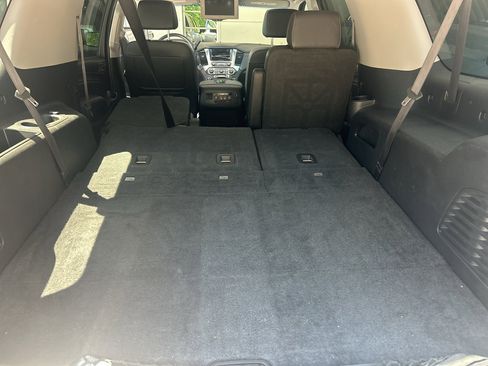 Used 2018 Chevrolet Suburban Premier RWD image 35