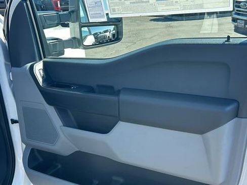 New 2025 Ford F250 XL w/ XL Chrome Package image 19