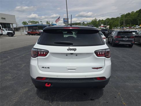 Used 2024 Jeep Compass Trailhawk AWD/4WD image 4