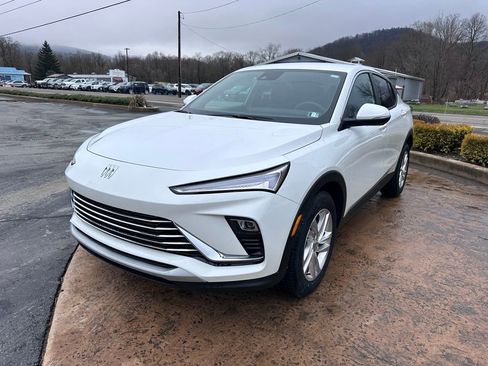 Used 2025 Buick Envista Preferred image 3