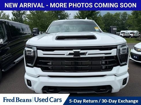 Used 2024 Chevrolet Silverado 2500 LTZ w/ LTZ Plus Package AWD/4WD image 2