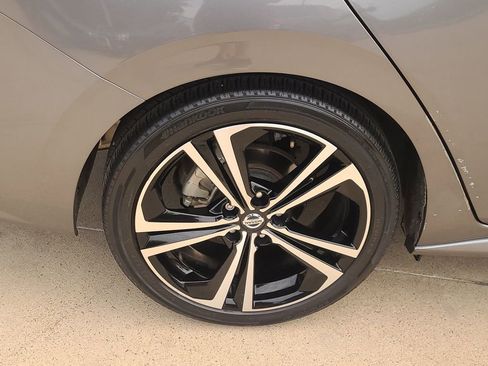 Certified 2021 Nissan Sentra SR FWD image 6