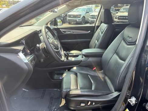 Used 2017 Cadillac XT5 Premium Luxury AWD/4WD image 18