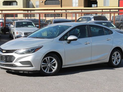 Used 2016 Chevrolet Cruze LT w/ Convenience Package FWD image 4
