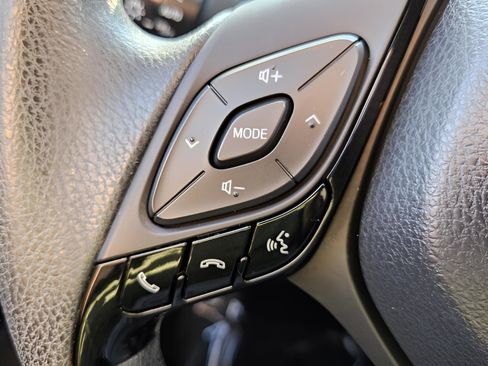 Used 2019 Toyota C-HR LE image 17