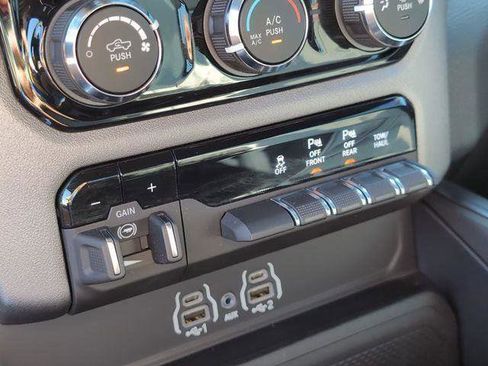 Used 2025 RAM 1500 Big Horn image 17