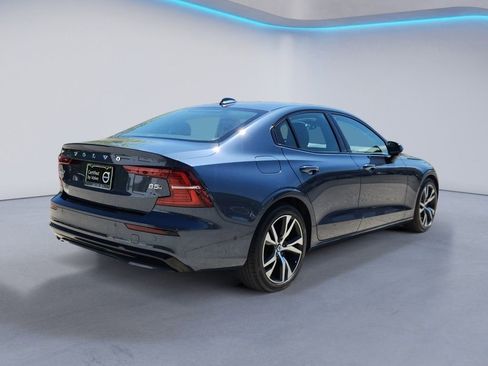 Used 2023 Volvo S60 B5 Plus w/ Climate Package AWD/4WD image 4