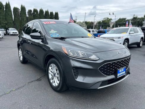 Used 2020 Ford Escape SE FWD image 1