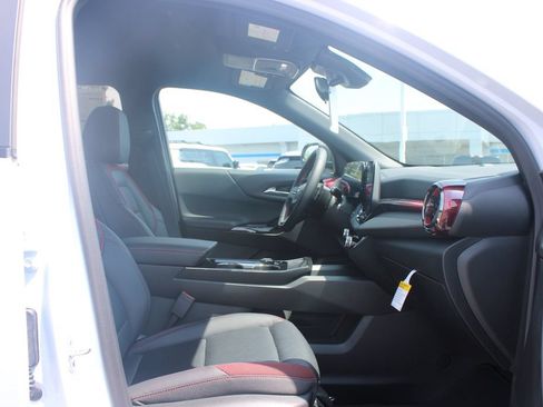 New 2027 Chevrolet Equinox RS w/ Convenience Package III AWD/4WD image 32