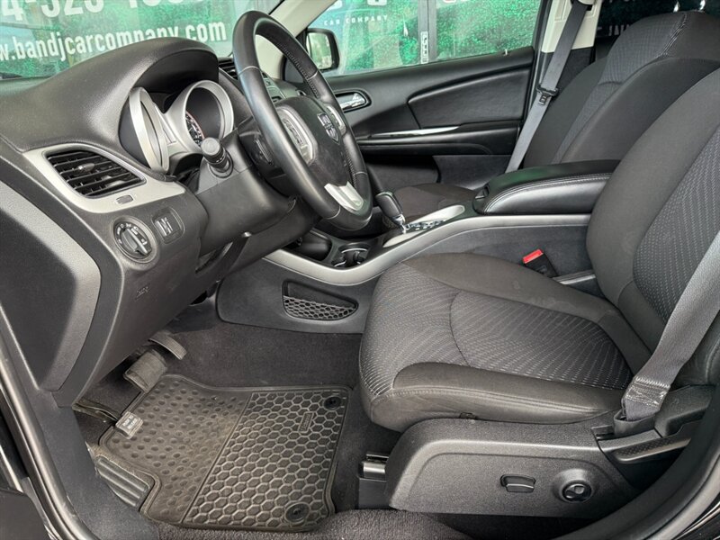 Used 2019 Dodge Journey SE w/ Premium Group FWD image 17