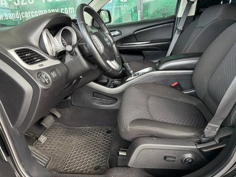 Used 2019 Dodge Journey SE w/ Premium Group image 17