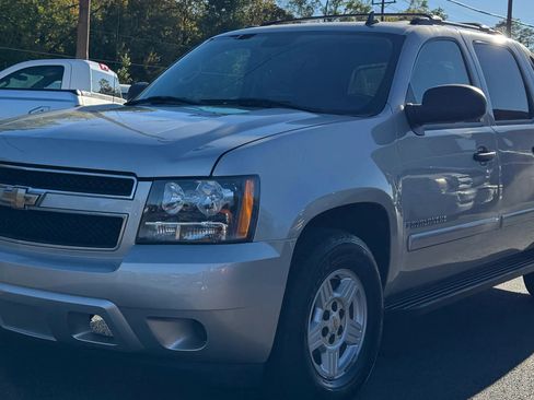 Used 2008 Chevrolet Avalanche LS image 3