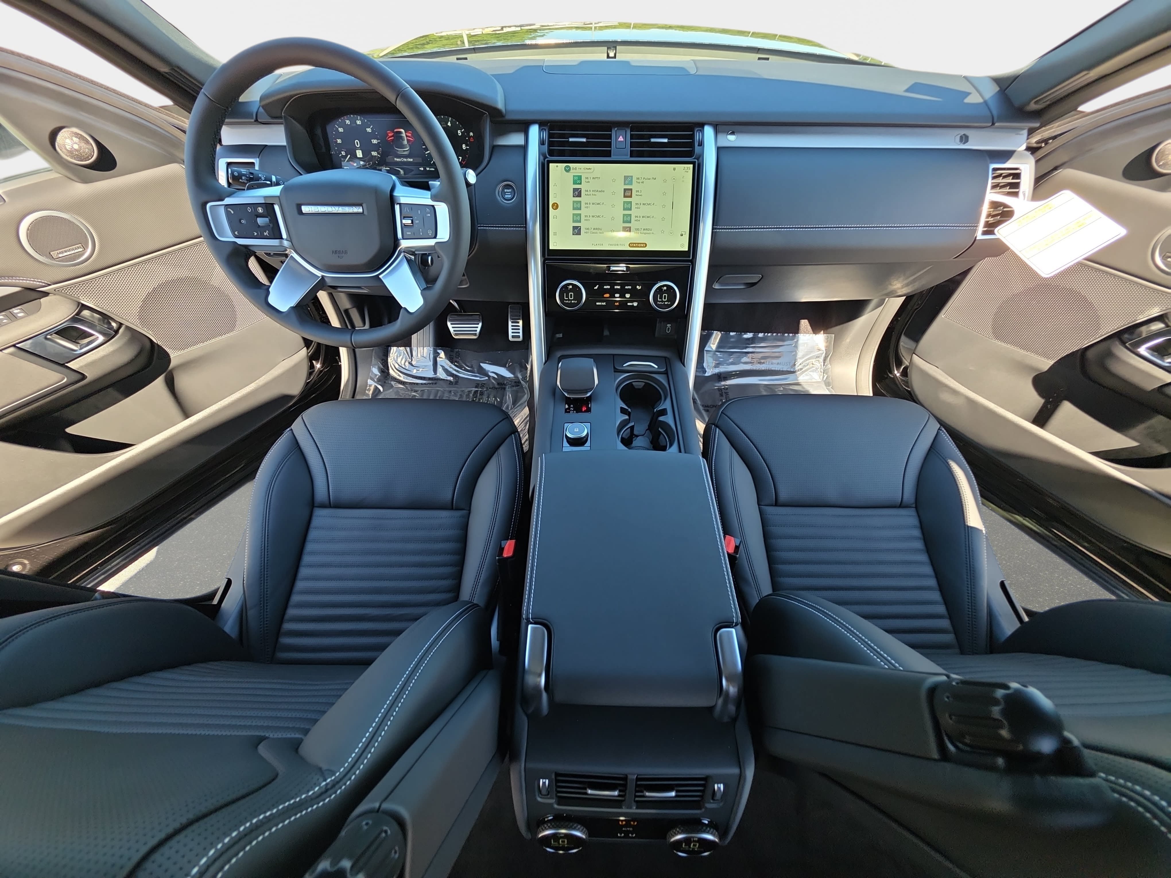 New 2026 Land Rover Discovery Limited Edition AWD/4WD image 9