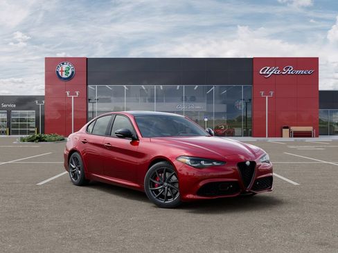 New 2025 Alfa Romeo Giulia AWD w/ Driving Assist Package image 5