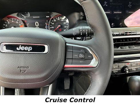 Used 2024 Jeep Compass Latitude w/ Convenience Group AWD/4WD image 12