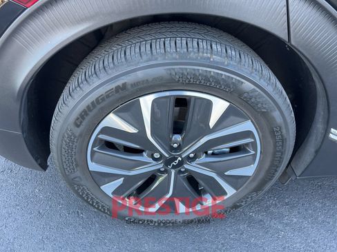 Used 2024 Kia EV6 Light RWD image 12