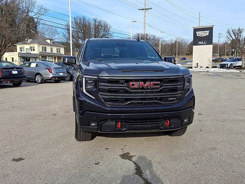 Certified 2022 GMC Sierra 1500 AT4 w/ AT4 Premium Package image 3