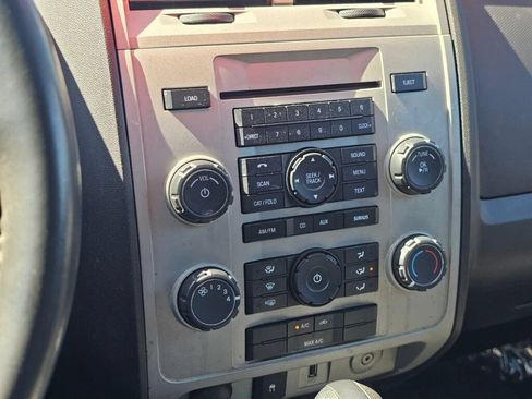 Used 2010 Ford Escape XLT AWD/4WD image 34