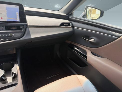 Used 2025 Lexus ES 350 w/ Premium Package FWD image 25