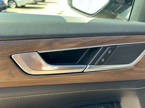 New 2026 Volkswagen Atlas SE FWD image 44