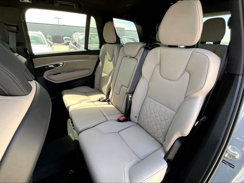 New 2026 Volvo XC90 B6 Plus w/ Protection Package Premier image 18