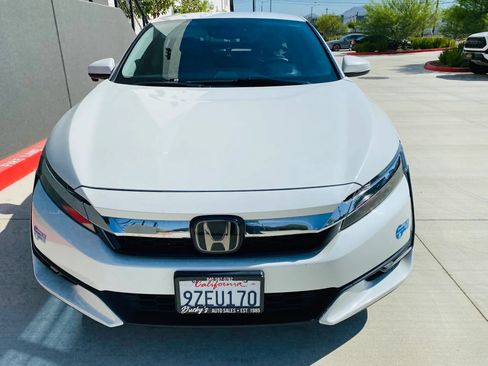Used 2020 Honda Clarity Plug-In Hybrid image 2