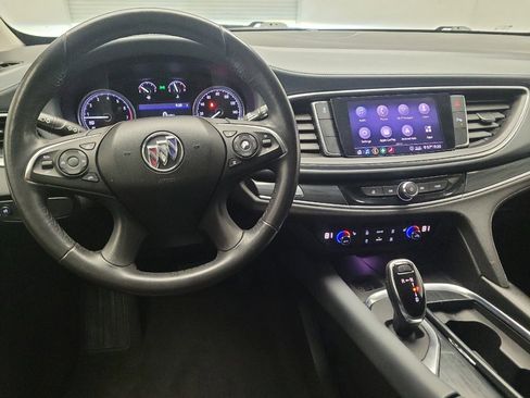 Used 2020 Buick Enclave Essence image 22