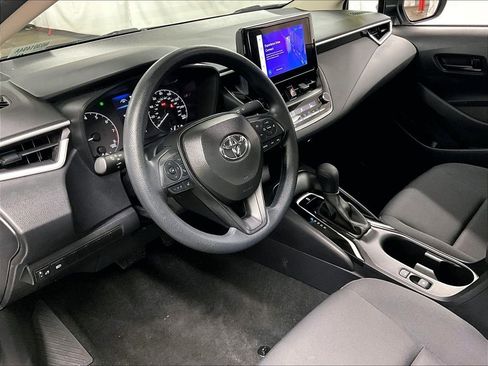 Certified 2025 Toyota Corolla LE FWD image 8