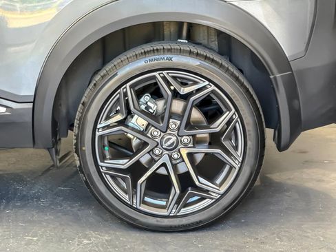 Used 2025 Nissan Kicks SR AWD/4WD image 24