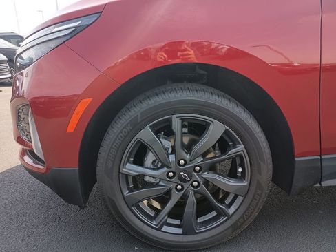 Used 2022 Chevrolet Equinox RS w/ LPO, Floor Liner Package image 16