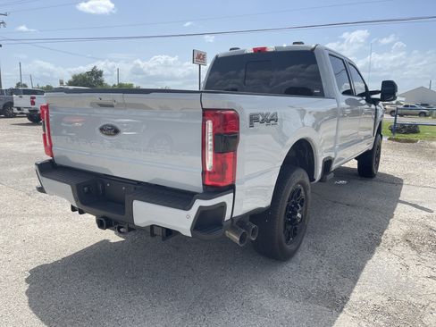 Used 2026 Ford F250 Lariat w/ Black Appearance Package AWD/4WD image 4