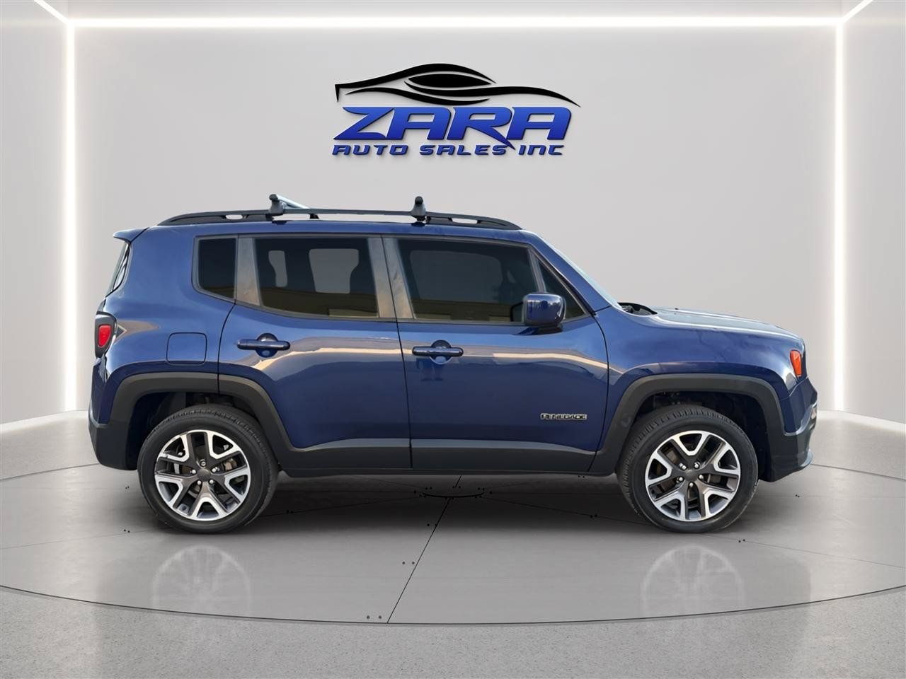 Used 2016 Jeep Renegade Latitude w/ Advanced Technology Group AWD/4WD image 5