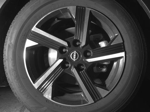Used 2025 Nissan Sentra SV FWD image 13