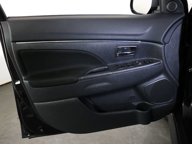 Used 2025 Mitsubishi Outlander Sport ES AWD/4WD image 21