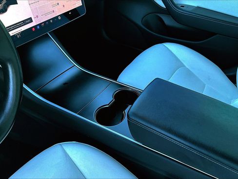 Used 2018 Tesla Model 3 Long Range image 12