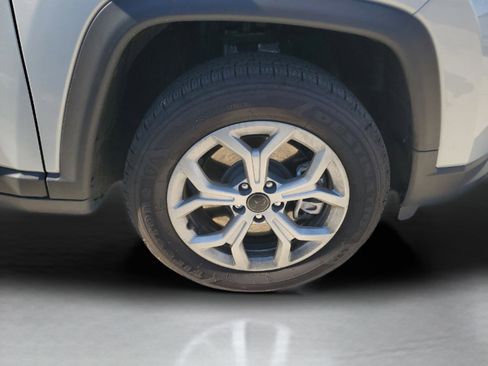 Used 2026 Jeep Compass Latitude image 5