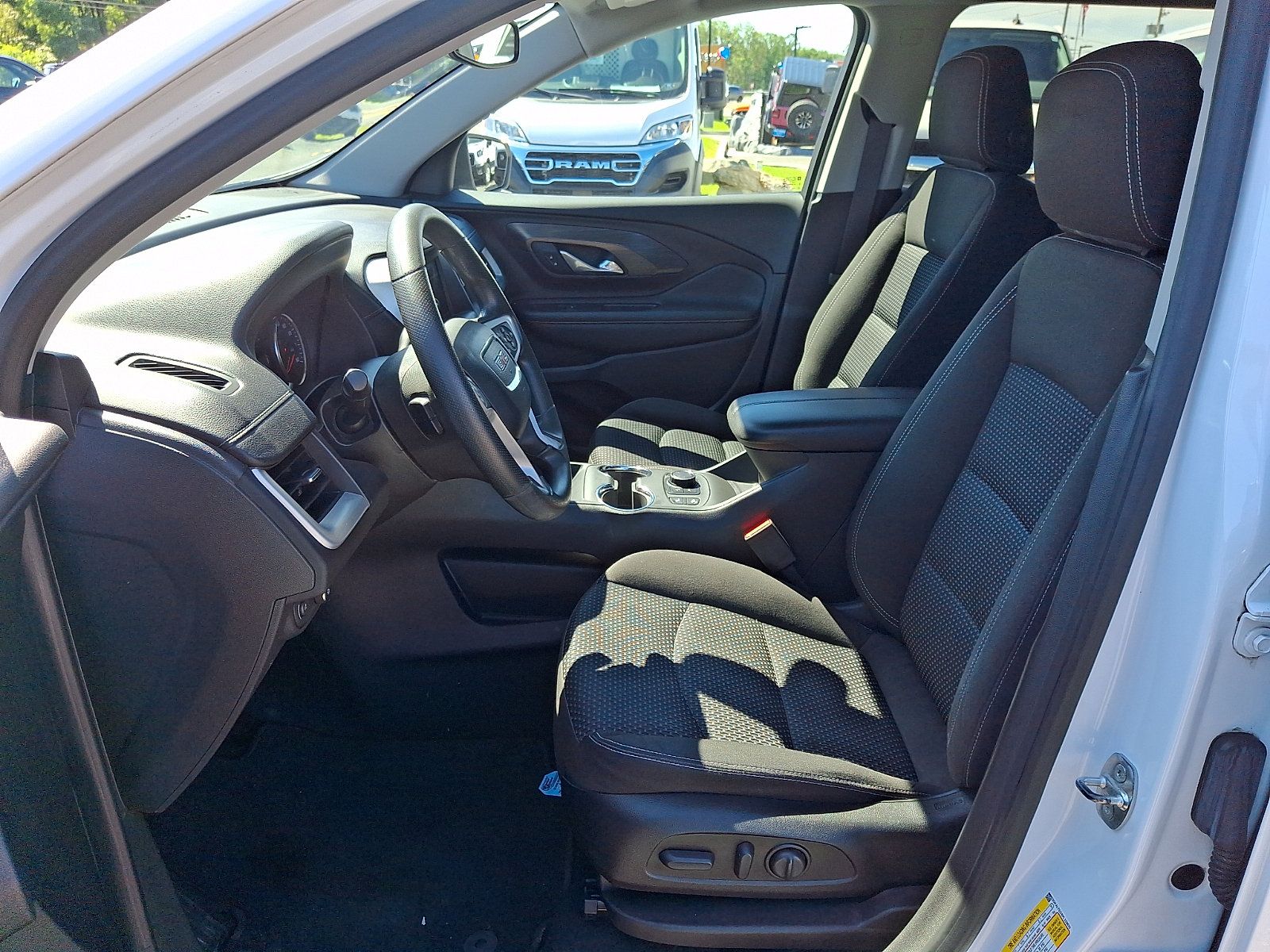 Certified 2023 GMC Terrain SLE w/ Driver Convenience Package AWD/4WD image 13