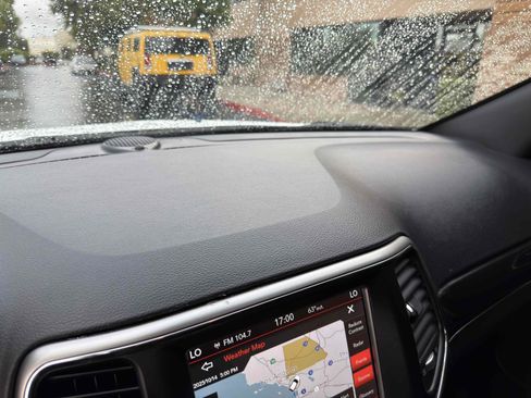 Used 2018 Jeep Grand Cherokee Trailhawk image 47