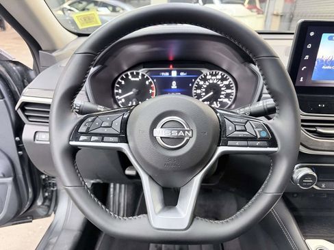 Used 2025 Nissan Altima 2.5 SV w/ SV Premium Package FWD image 20