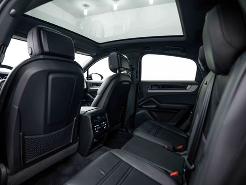 Certified 2026 Porsche Cayenne Coupe AWD/4WD image 21