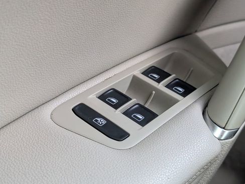 Used 2015 Volkswagen Golf TDI S image 13