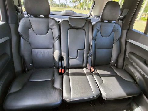 Used 2017 Volvo XC90 T5 Momentum w/ Vision Package FWD image 36