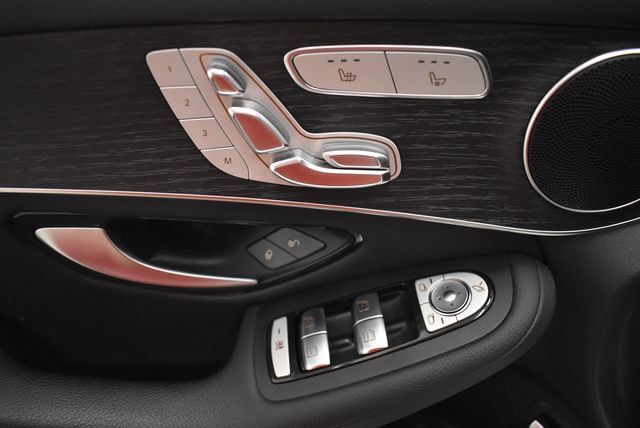 Used 2022 Mercedes-Benz GLC 300 4MATIC image 21