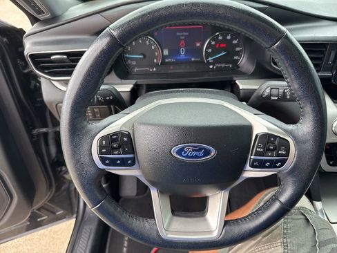Used 2023 Ford Explorer XLT w/ Equipment Group 202A image 21