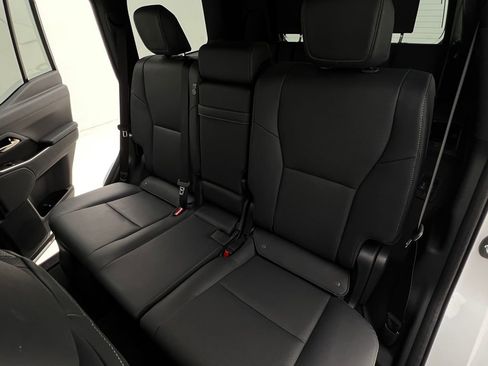 Used 2024 Lexus GX 550 image 15