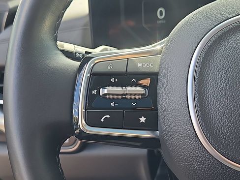 Used 2025 Kia Carnival SX Prestige FWD image 27