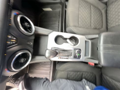 Used 2020 Chevrolet Blazer LT image 19