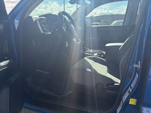 Used 2018 Toyota Tacoma SR5 image 10