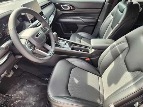 New 2026 Jeep Compass Latitude AWD/4WD image 12
