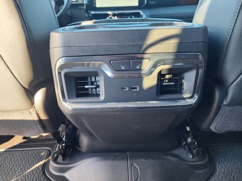 Used 2025 GMC Sierra 1500 Denali image 16